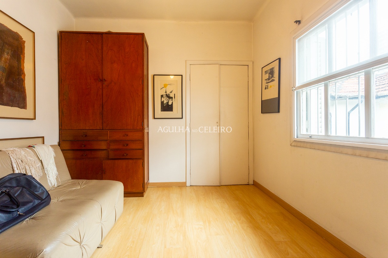 Casa com 04 dormitórios, Edícula e Piscina à venda no Jardim Paulistano – 10056