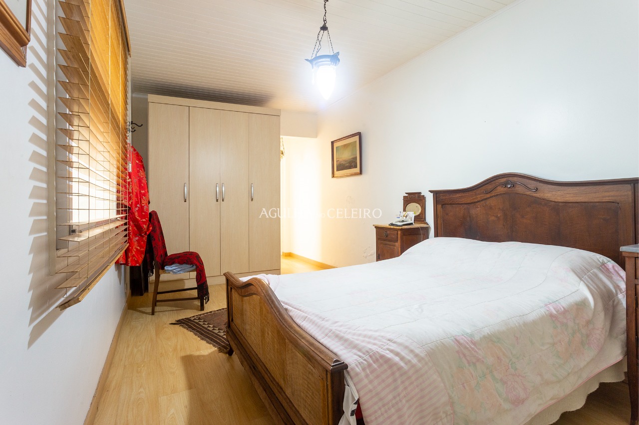 Casa com 04 dormitórios, Edícula e Piscina à venda no Jardim Paulistano – 10056