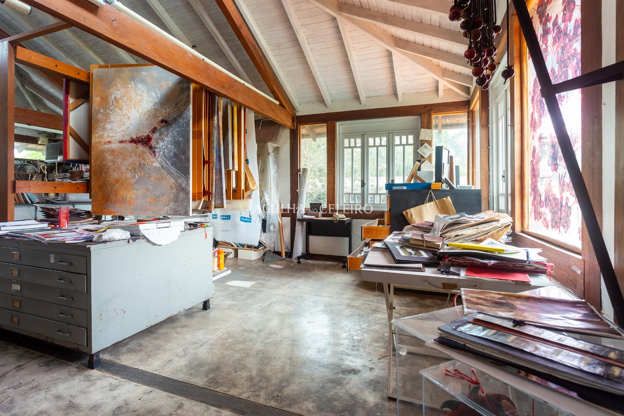 Casa com 04 dormitórios, Edícula e Piscina à venda no Jardim Paulistano – 10056