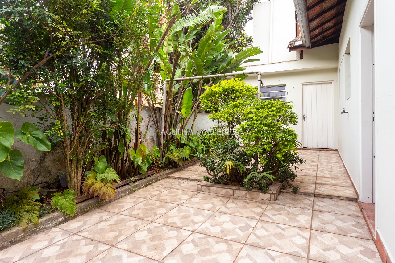 Casa com 04 dormitórios, Edícula e Piscina à venda no Jardim Paulistano – 10056