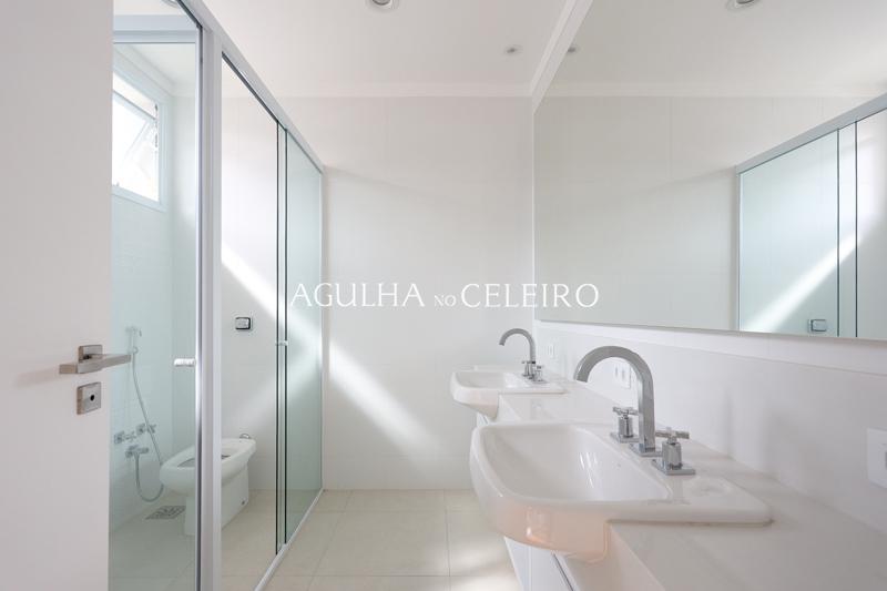 Casa reformada à venda no Jardim Paulista. – CA0665