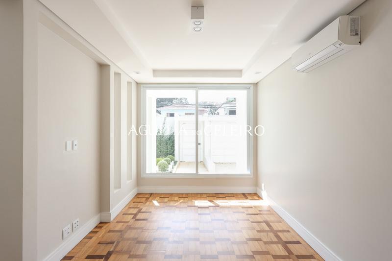 Casa reformada à venda no Jardim Paulista. – CA0665