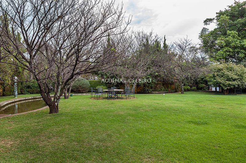 Venda/Jardim América: Casa década 40 modernizada e restaurada por arquiteto de renome Sig Bergamin – CA1082