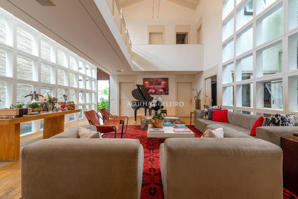 Casa fantástica na melhor localização da Vila Nova Conceição. – CA1173