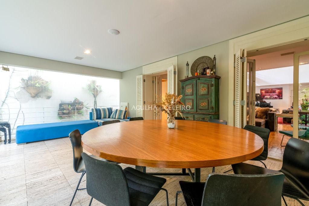 Casa fantástica na melhor localização da Vila Nova Conceição. – CA1173