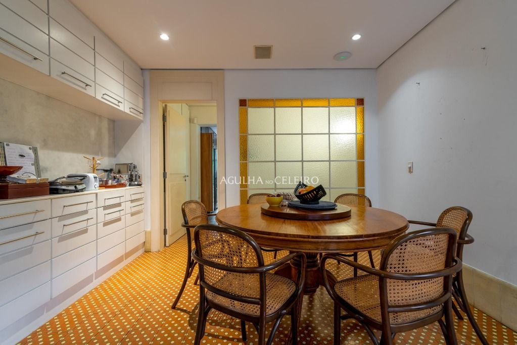 Casa fantástica na melhor localização da Vila Nova Conceição. – CA1173