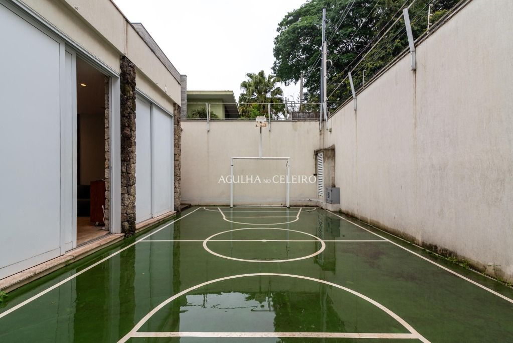 Casa fantástica na melhor localização da Vila Nova Conceição. – CA1173