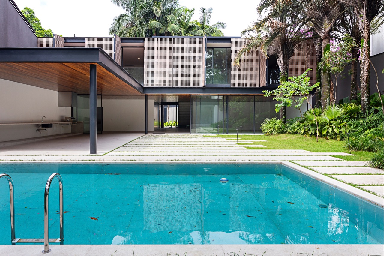 Casa linda com piscina à venda no Jardim Europa – CA0508