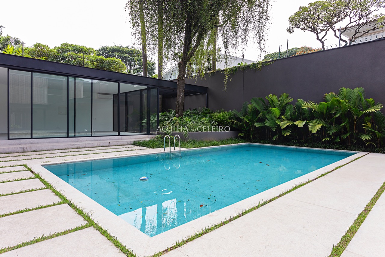 casa-linda-com-piscina-a-venda-no-jardim-europa-ca0508-2