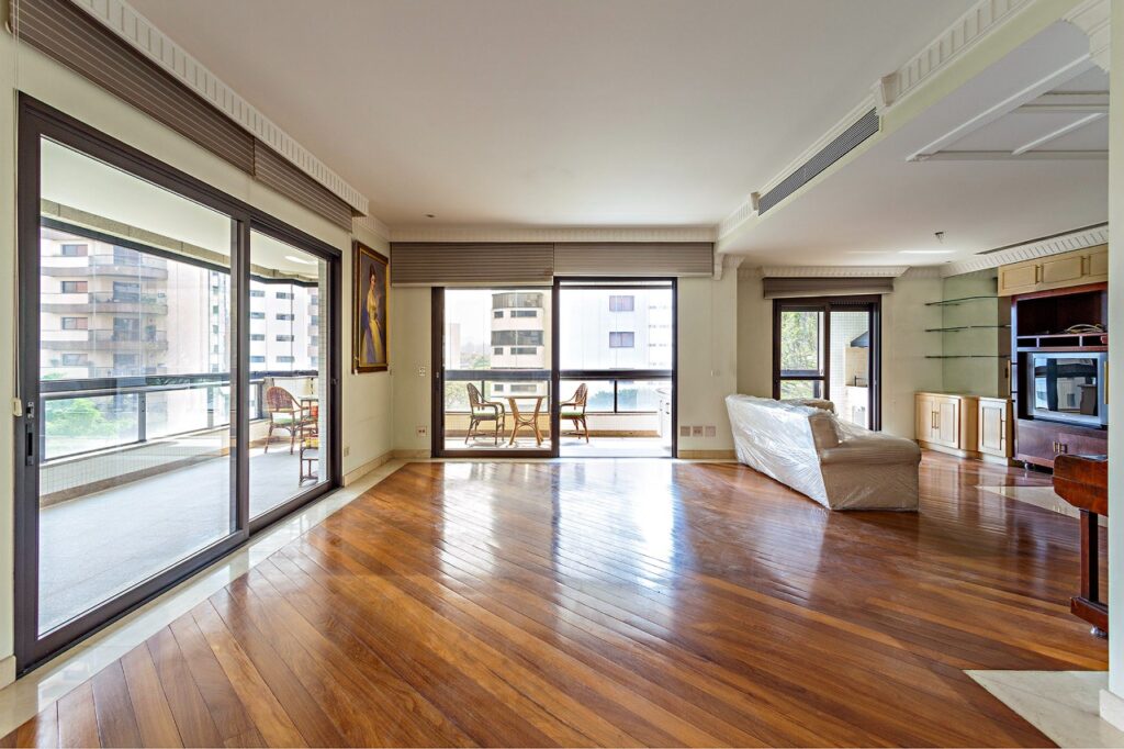 Apartamento para venda ou locação em Moema – 17471