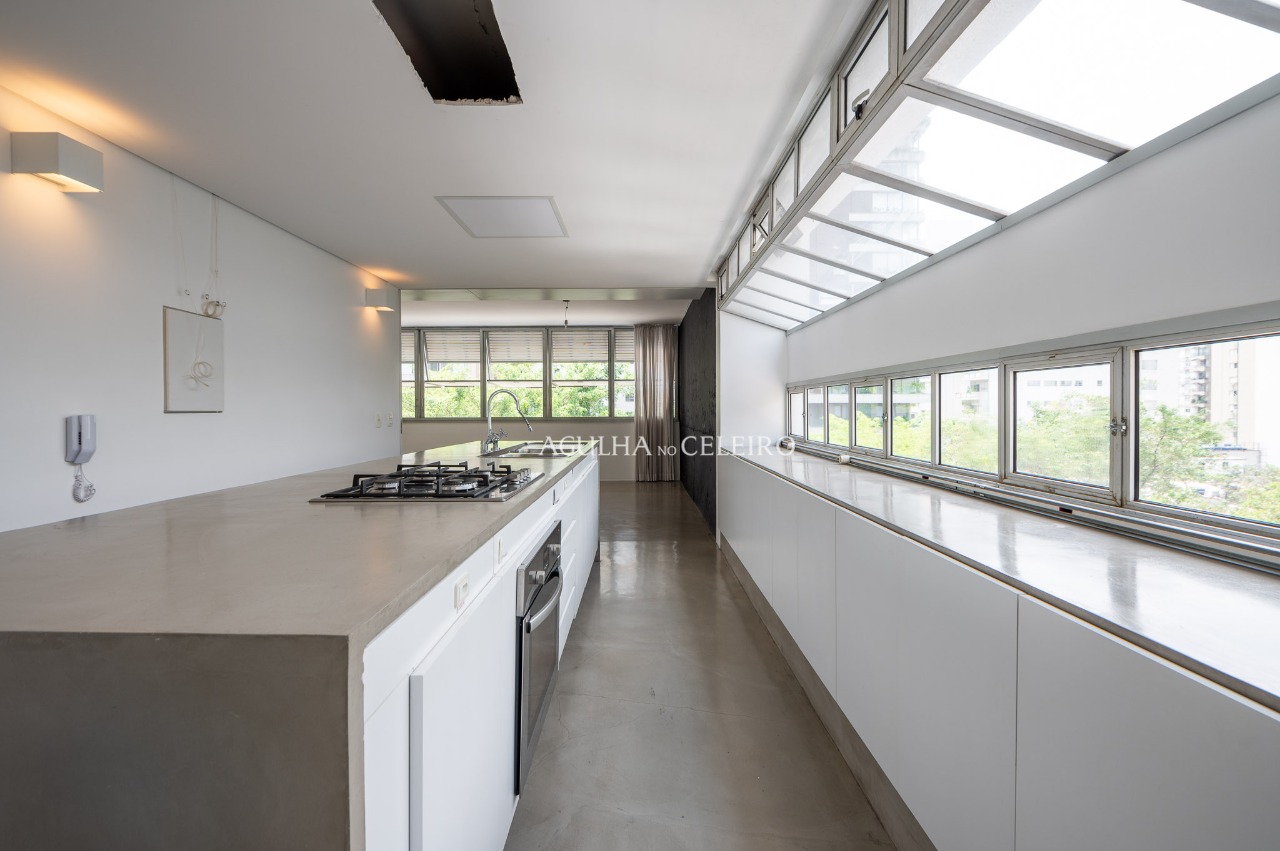 Apartamento reformado à venda no melhor do Jardim América. – AP2980