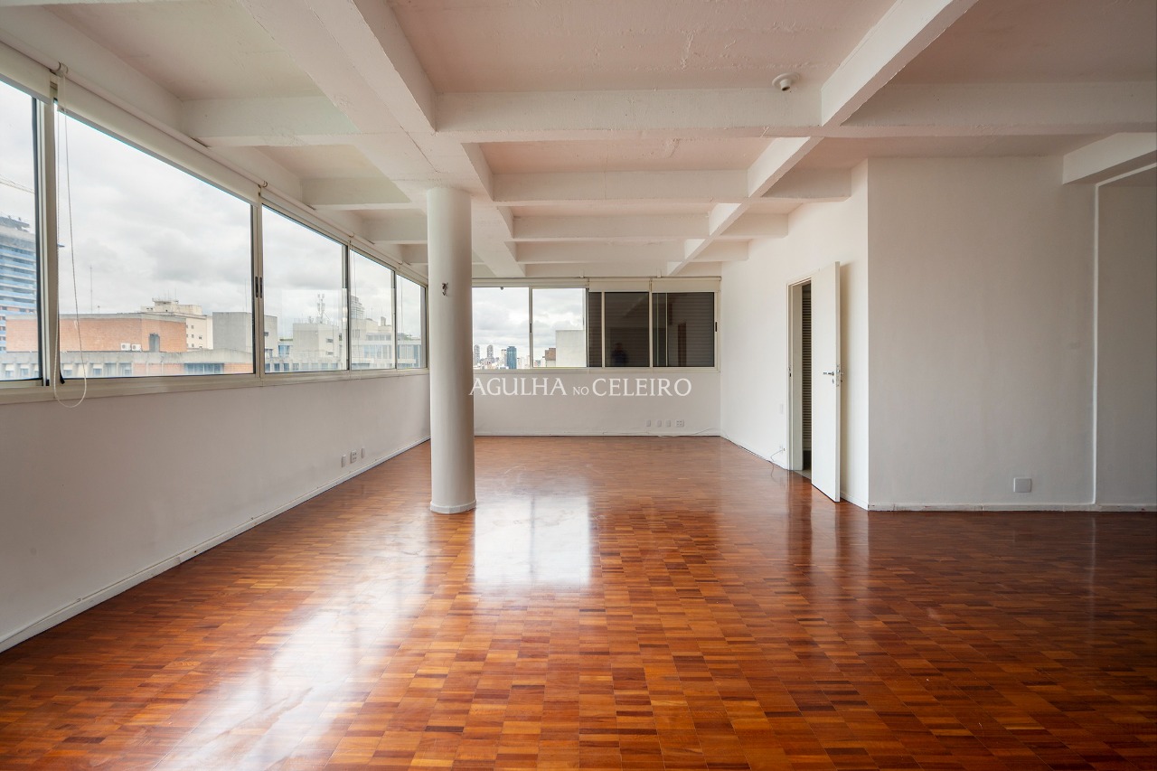 Apartamento amplo para reforma à venda no Jardim Europa – 13752