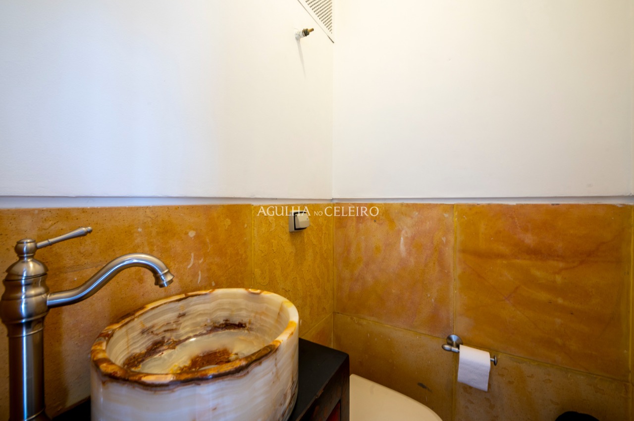 Apartamento amplo para reforma à venda no Jardim Europa – 13752