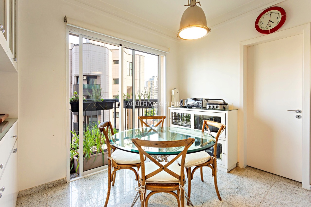 Apartamento amplo, claro e iluminado no melhor de Moema Pássaros. – 16258 - _MG_5856