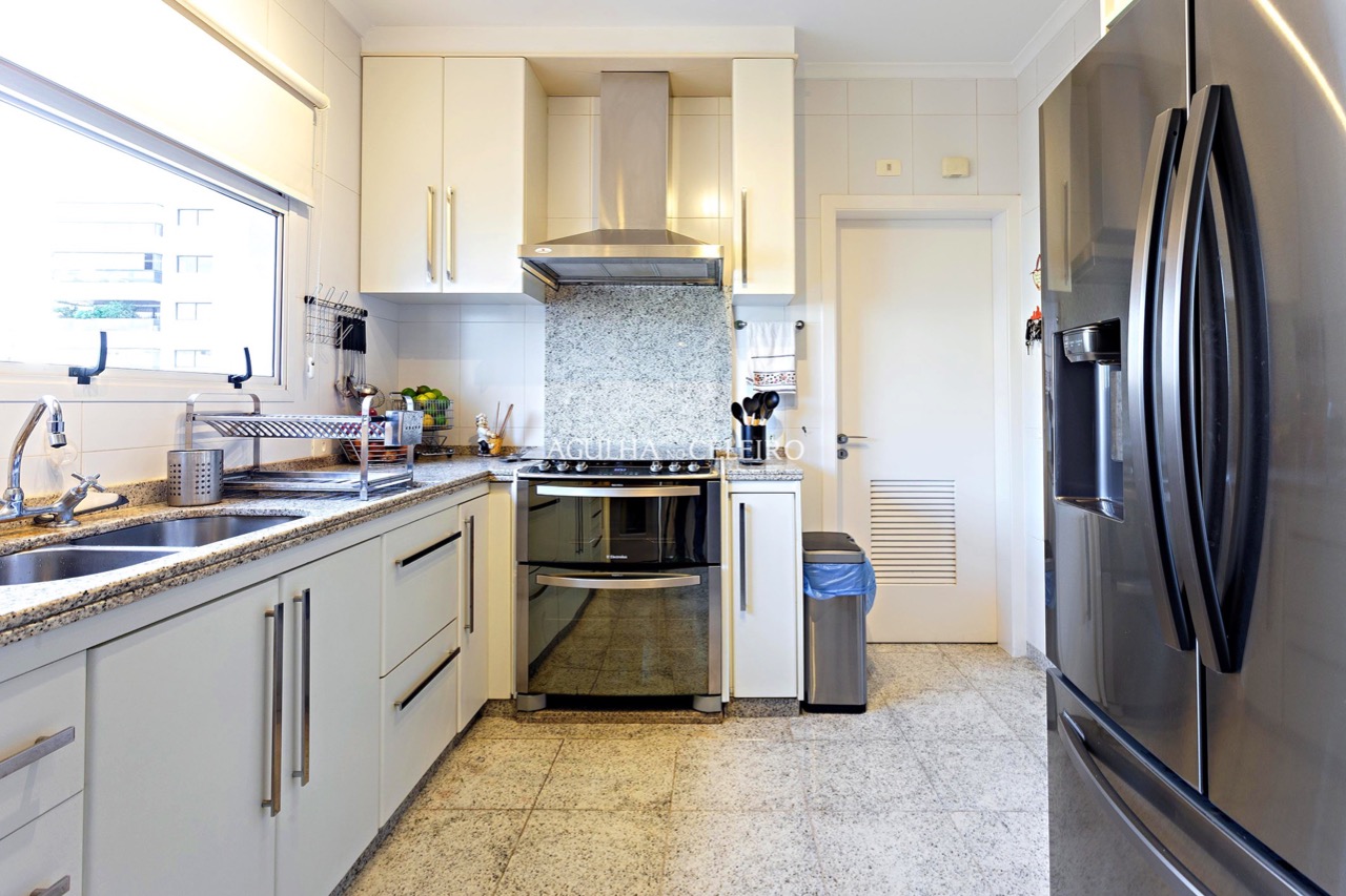 Apartamento amplo, claro e iluminado no melhor de Moema Pássaros. – 16258 - _MG_5880