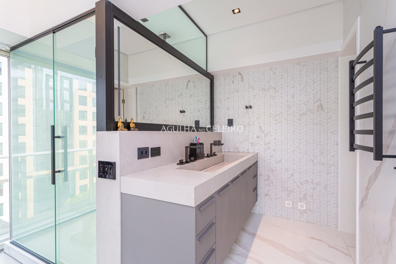 Apartamento impecável mobiliado e decorado á venda no Itaim Bibi. – 9158 - Quarto A Suite Master-12