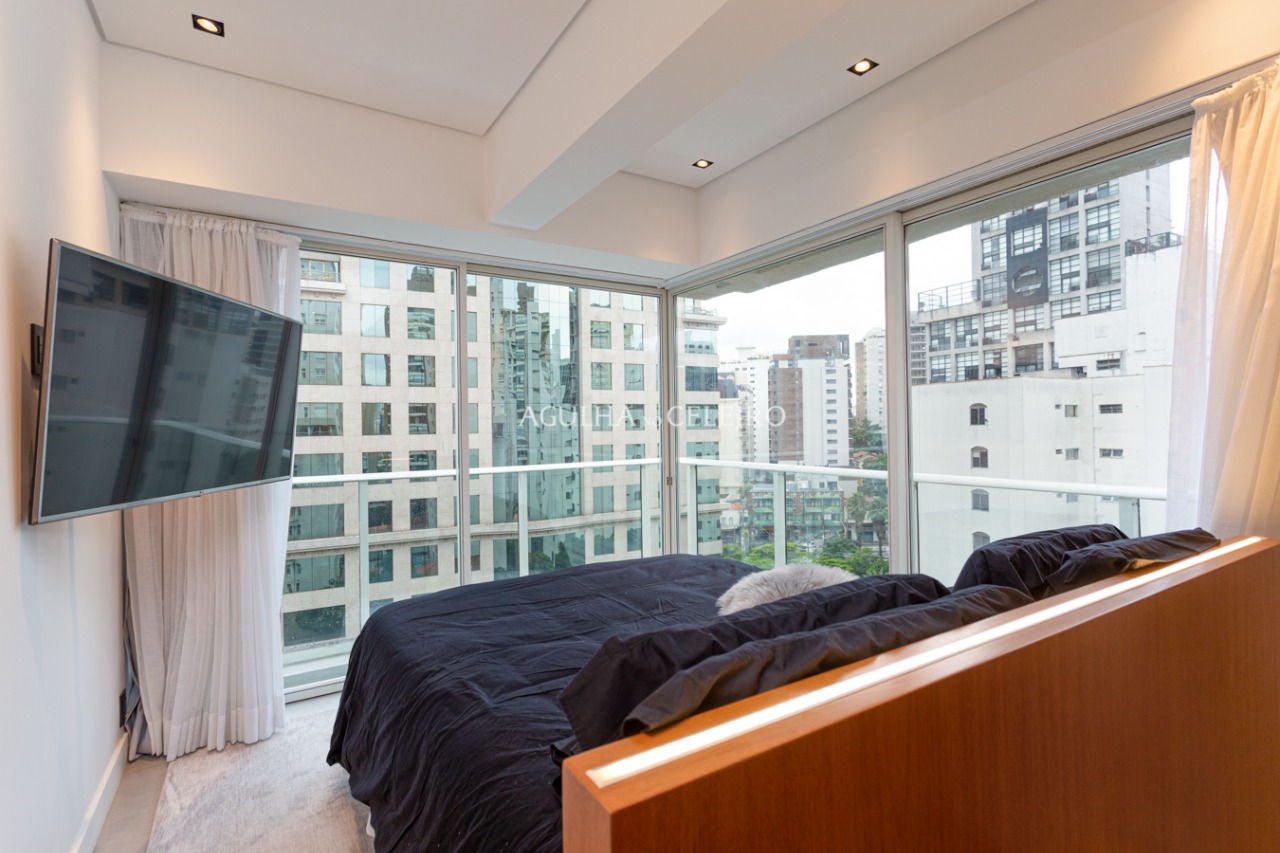 Apartamento impecável mobiliado e decorado á venda no Itaim Bibi. – 9158 - Quarto B Suite-3