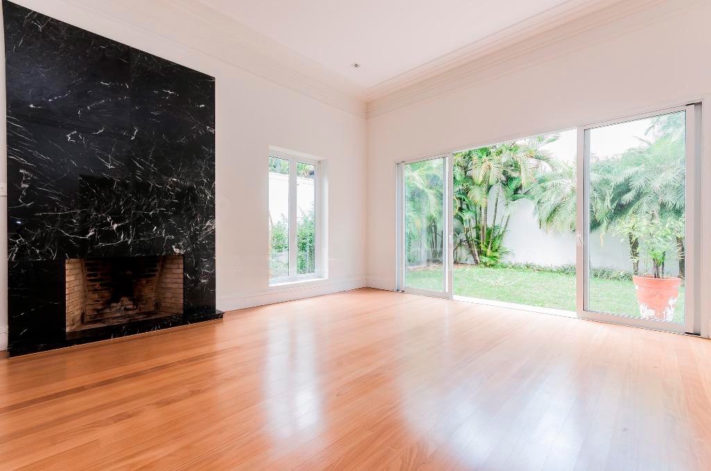 Linda casa com arquitetura contemporânea no Jardim América. – CA0440 - Foto principal