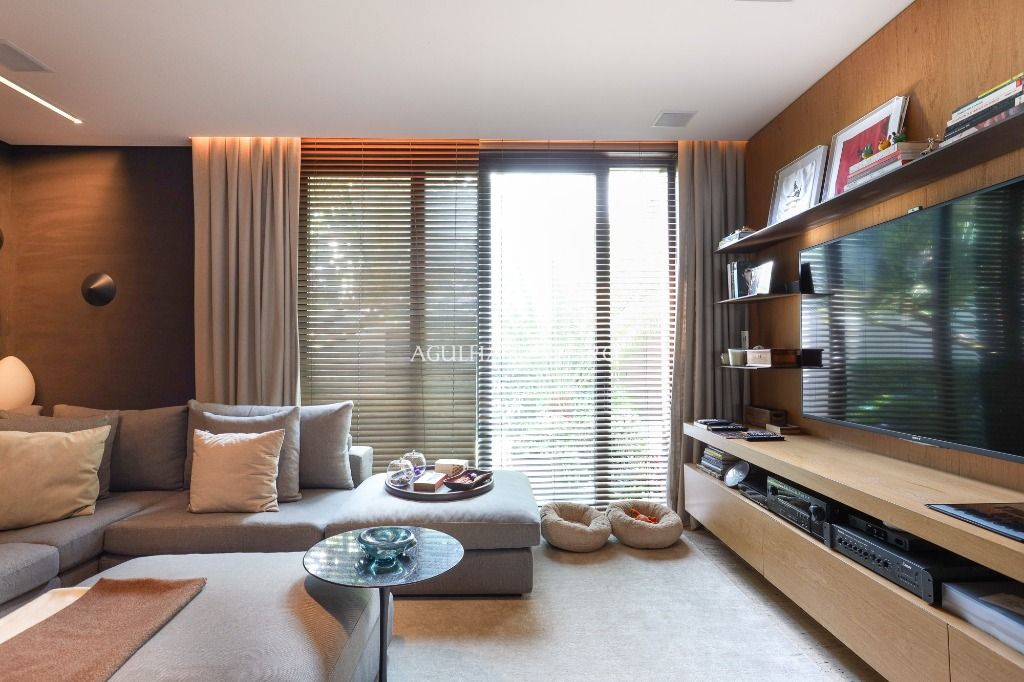 Casac contemporânea e impactante para venda no Jardim Paulistano. – CA1265