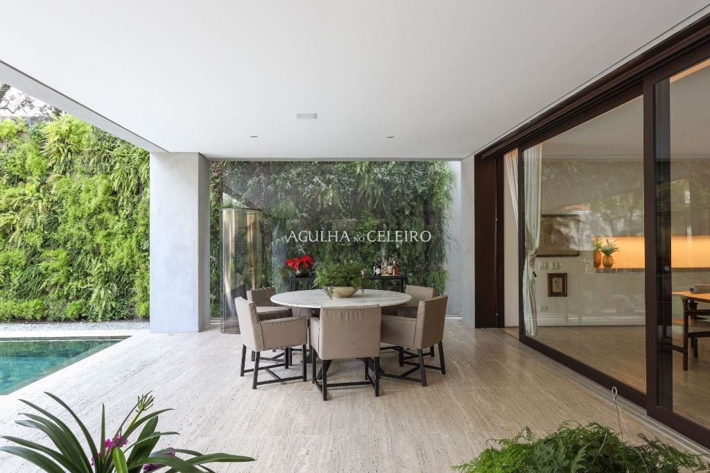 Casac contemporânea e impactante para venda no Jardim Paulistano. – CA1265