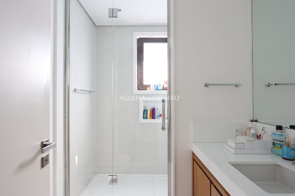 Casac contemporânea e impactante para venda no Jardim Paulistano. – CA1265