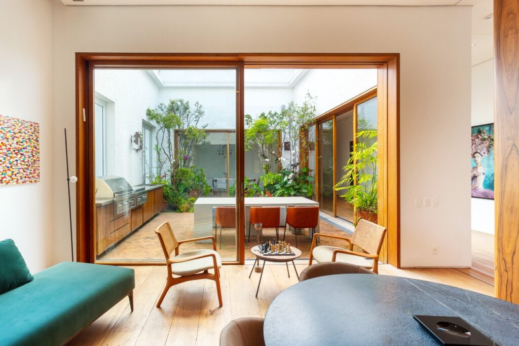 Cobertura espetácular com projeto de Isay Weinfeld à venda no Itaim. – CO0410