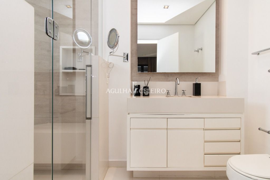 Cobertura duplex à venda em Moema. – CO0767