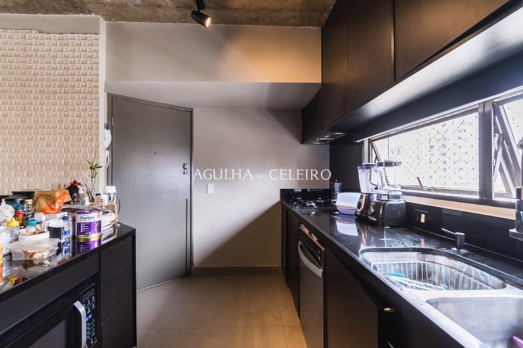 Cobertura charmosa no miolo do Itaim para venda. – CO0852