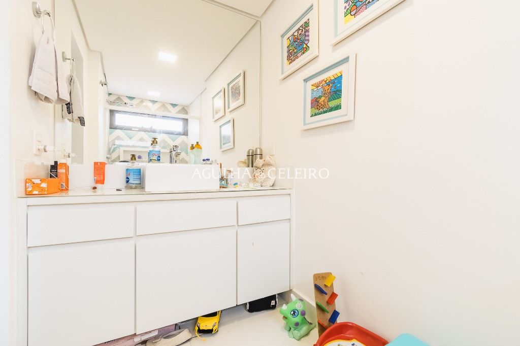 Cobertura charmosa no miolo do Itaim para venda. – CO0852