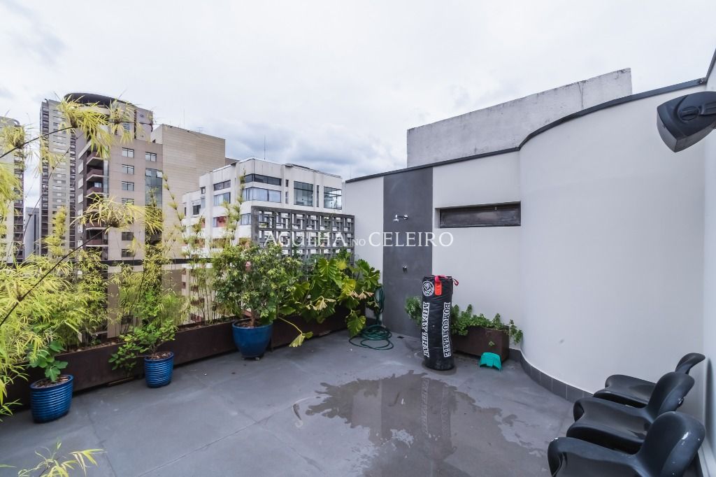 Cobertura charmosa no miolo do Itaim para venda. – CO0852