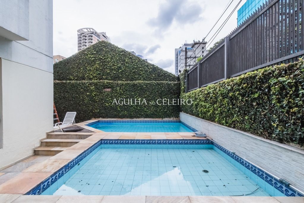 Cobertura charmosa no miolo do Itaim para venda. – CO0852