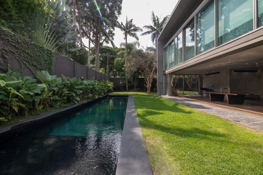 No miolo do Jardim América, a Casa como extensão do clube, e o clube como extensão da casa! – 16518