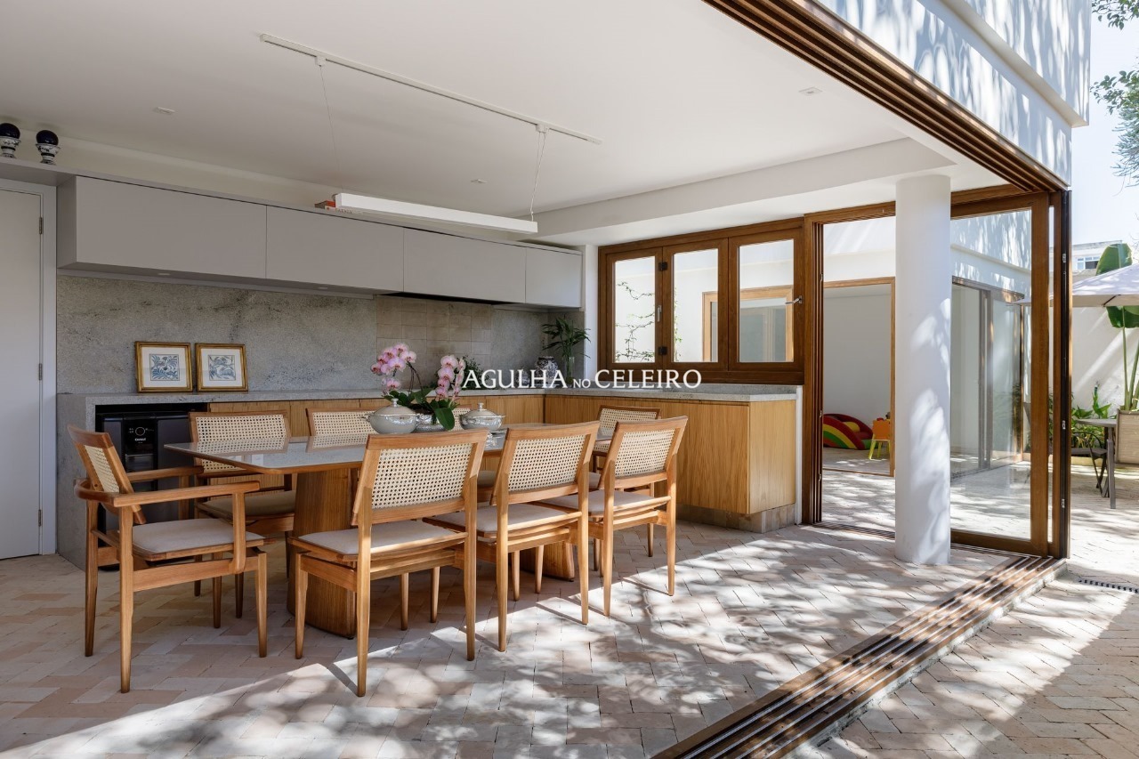 Casa reformada à venda em Moema – 16647