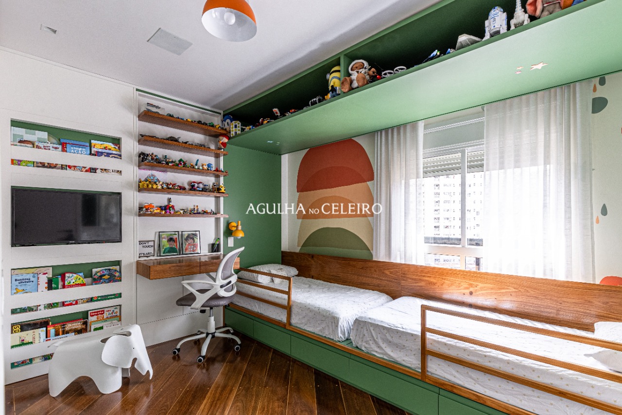 Cobertura reformada com piscina à venda em Moema – 16735