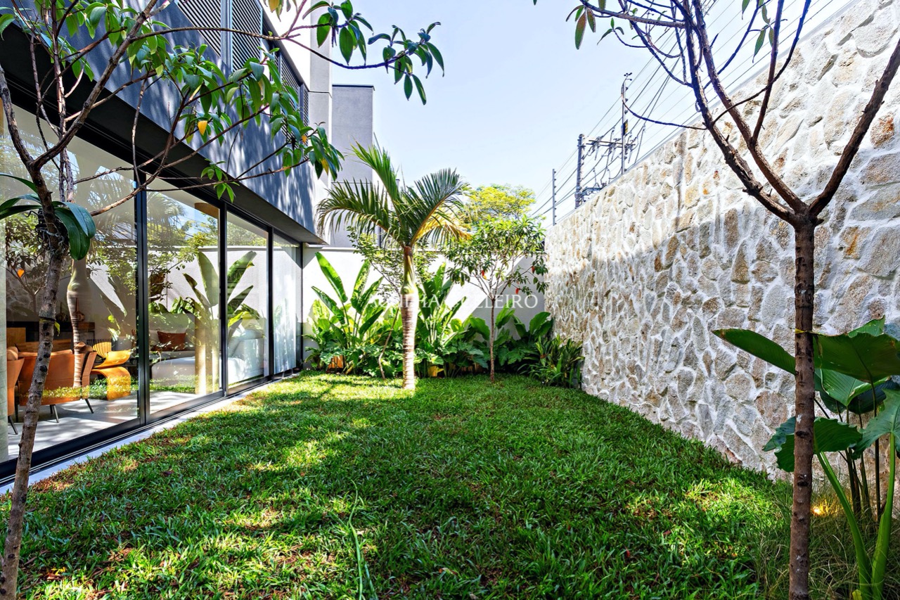 Casa de condomínio moderna para venda no Jardim Paulistano. – 16685 - Casa-a-venda-no-Jardim-Paulistano-com-piscina-e-churrasqueira-Agulha-No-Celeiro1405-HDR