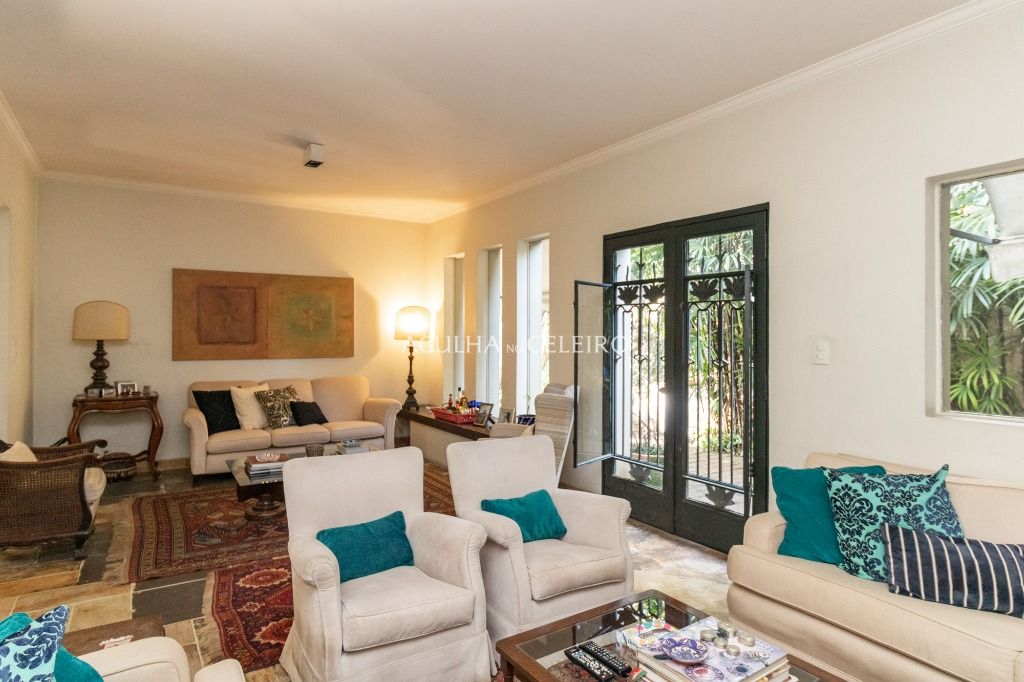 Casa espaçosa à venda na Vila Olímpia – CA1092