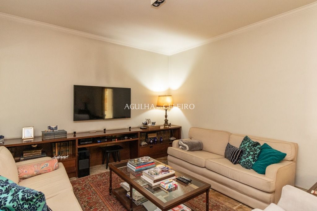 Casa espaçosa à venda na Vila Olímpia – CA1092