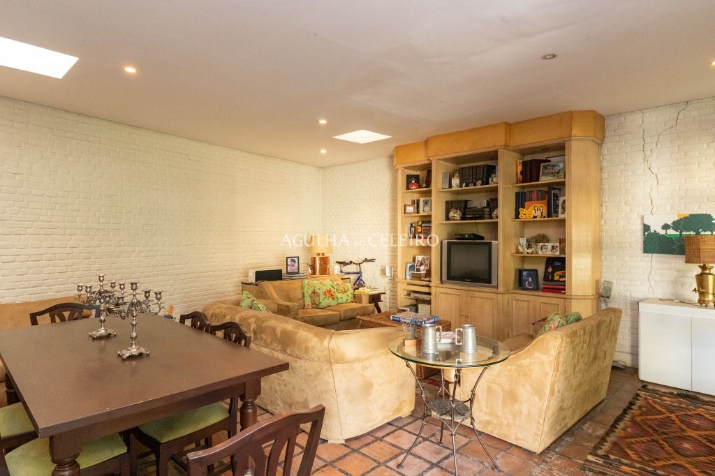 Casa espaçosa à venda na Vila Olímpia – CA1092