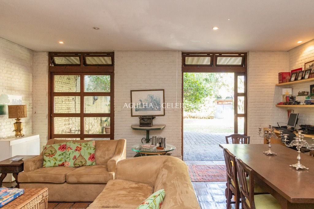 Casa espaçosa à venda na Vila Olímpia – CA1092