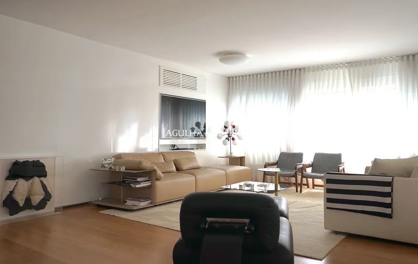 Apartamento reformado em localização bárbara no Jardim America. – AP0479