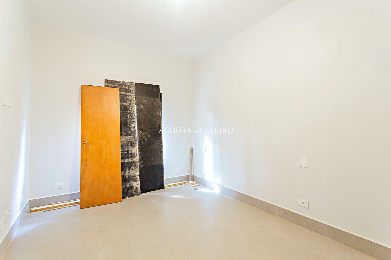 Delicioso quintal e muito alto astral para venda em Alto de Pinheiros. – CA1202