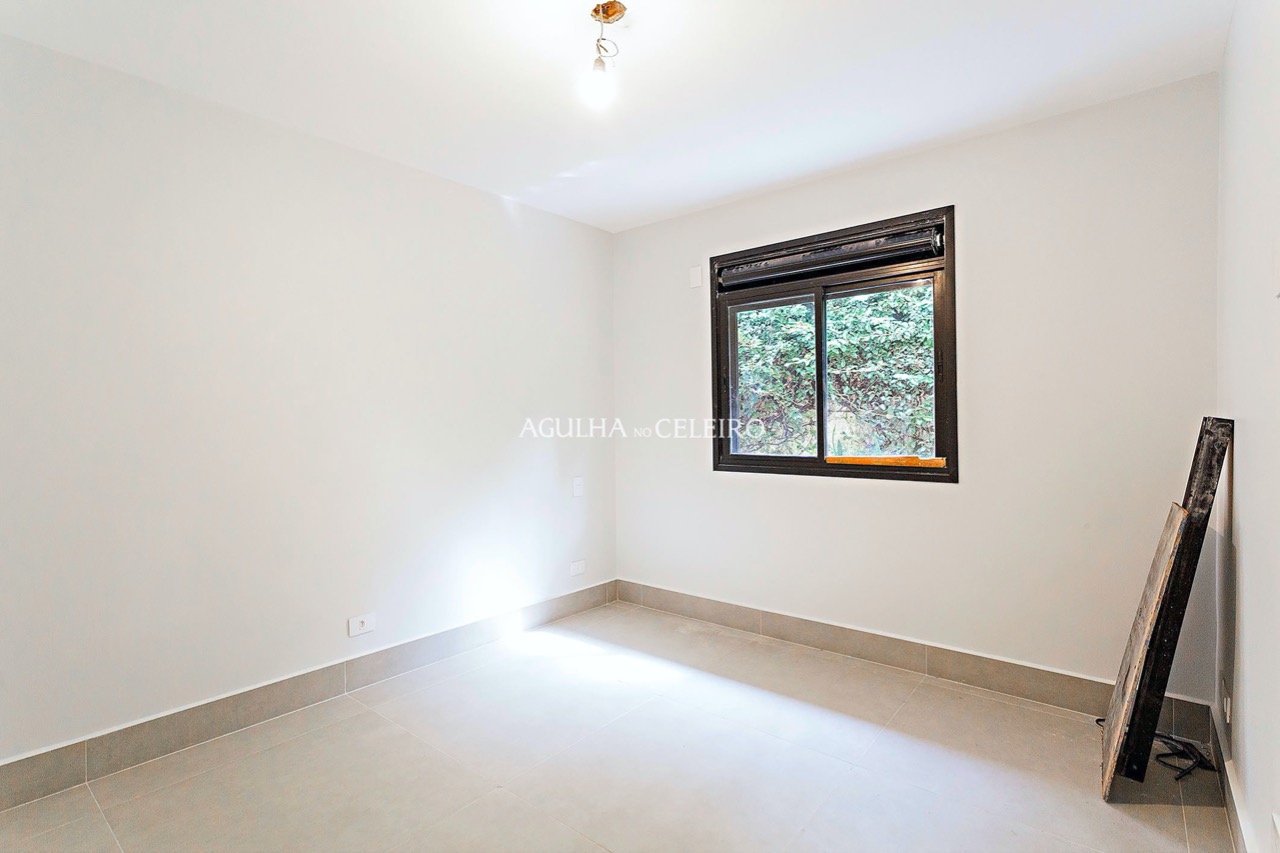 Delicioso quintal e muito alto astral para venda em Alto de Pinheiros. – CA1202