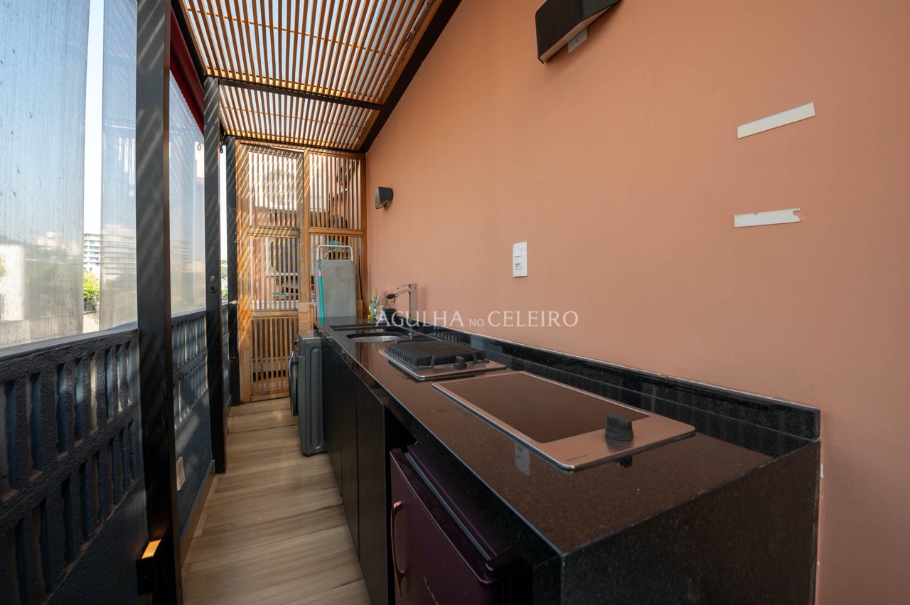 Cobertura toda reformada na Vila Madalena. – CO0469