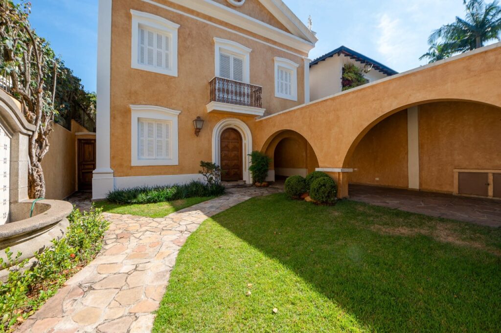 Casa clássica para venda no Jardim Europa. – CA0062