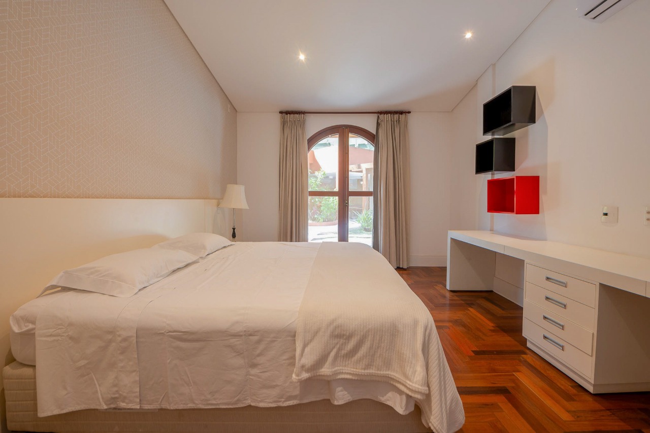 Casa térrea espetacular à venda em Alto de Pinheiros – CA0947
