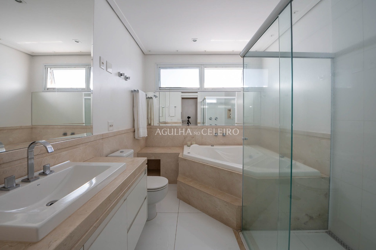 linda-casa-com-area-gourmet-a-venda-no-alto-de-pinheiros-16336-13