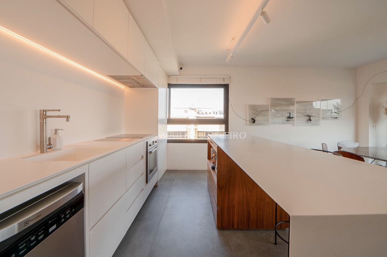 COBERTURA SUPER REFORMADA PRONTA PARA MORAR / Projeto de Predio assinado por Joao Armentan – 17078