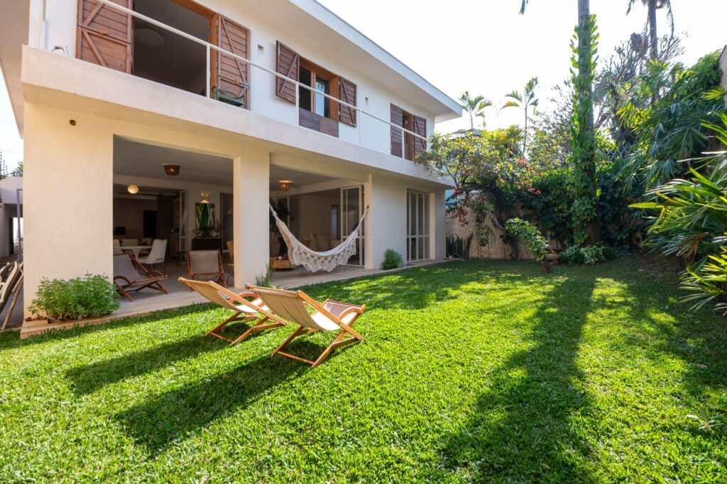 Casa com quintal à venda na Alto de Pinheiros – 17099