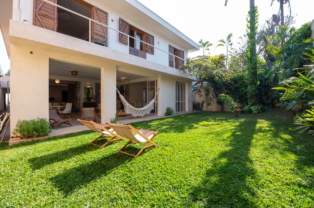 Casa com quintal à venda na Alto de Pinheiros – 17099