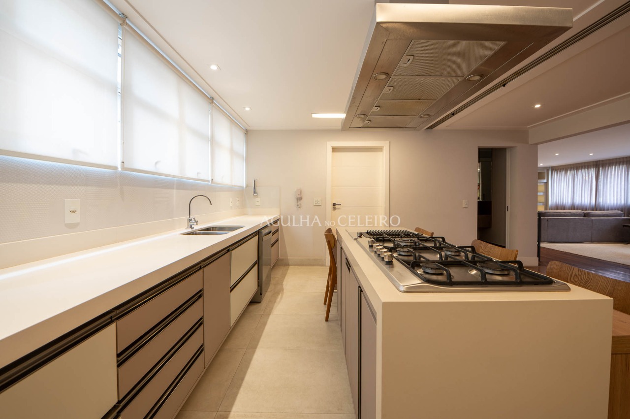 Apartamento mobiliado com localização excelente para locação no Itaim Bibi. – 17391